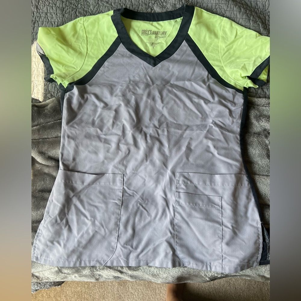 Grey’s Anatomy scrub top bundle - Picture 6 of 10